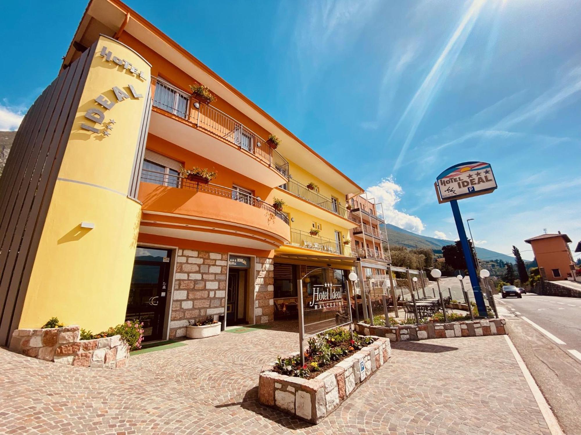 מאלצ'סינה Hotel Ideal מראה חיצוני תמונה