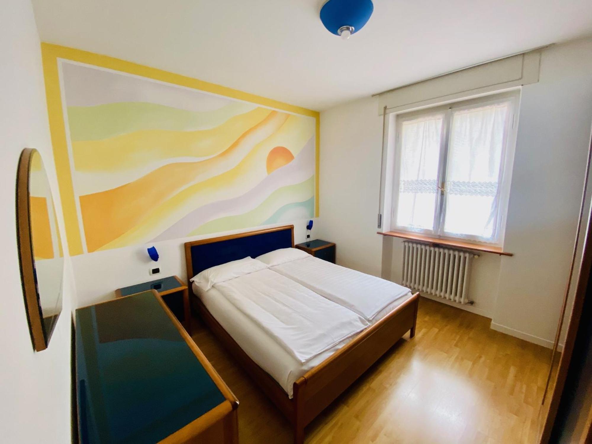 מאלצ'סינה Hotel Ideal מראה חיצוני תמונה