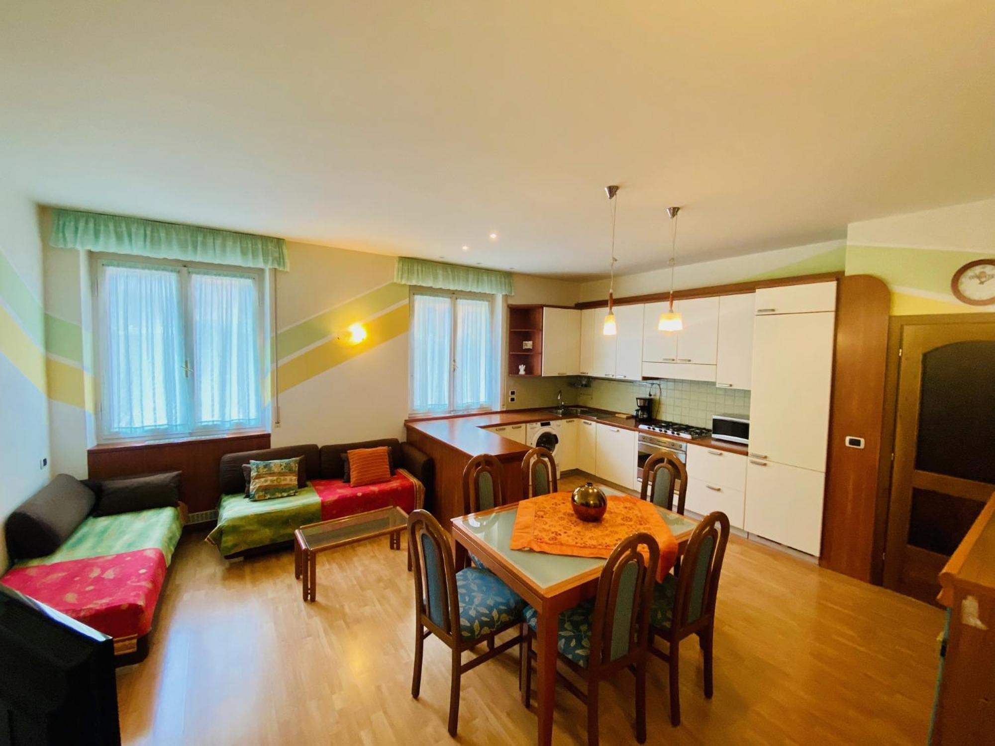 מאלצ'סינה Hotel Ideal מראה חיצוני תמונה